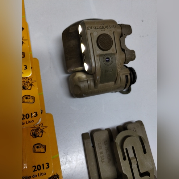 USGI Surefire ACH helmet light gen 1 w/ molle clip and batteries ops-cor… - Picture 2 of 3